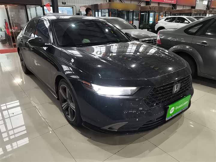 Фото 4 - Honda Accord