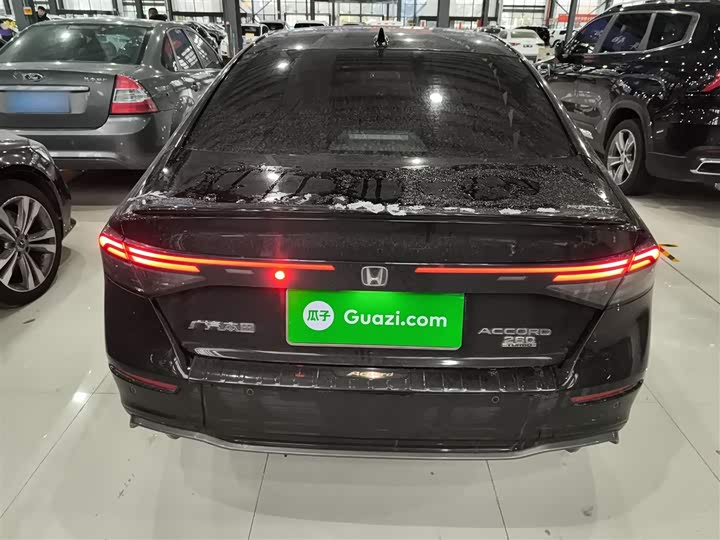 Фото 6 - Honda Accord