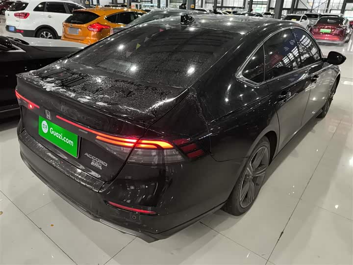 Фото 7 - Honda Accord