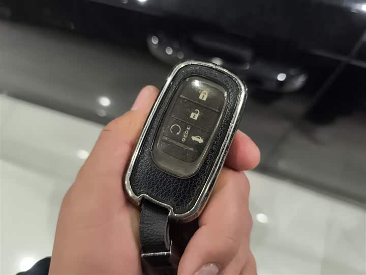 Фото 9 - Honda Accord