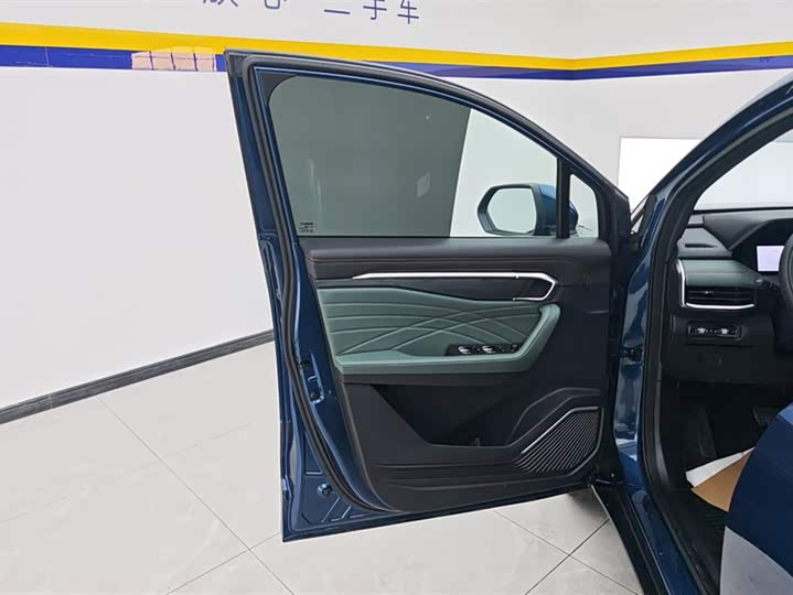 Фото 5 - Geely Okavango L