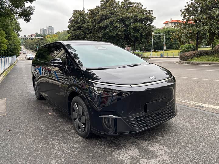 Фото 4 - XPeng X9