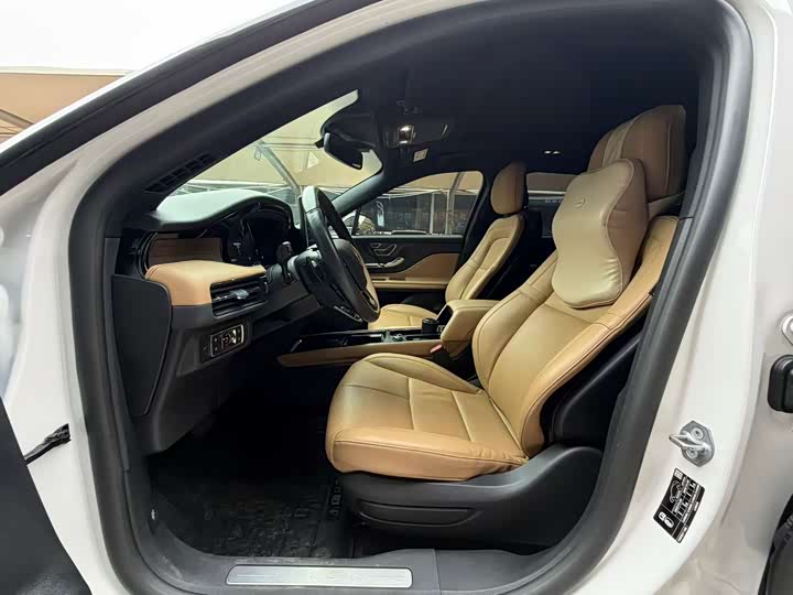 Фото 4 - Lincoln Corsair