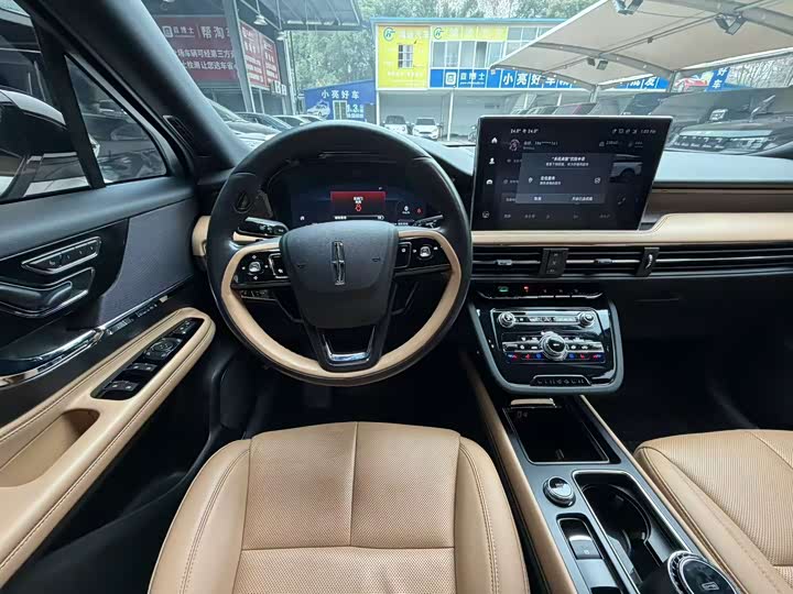 Фото 7 - Lincoln Corsair