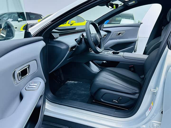 Фото 4 - Changan Deepal L06