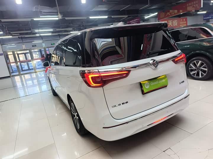 Фото 5 - Buick GL8 ES