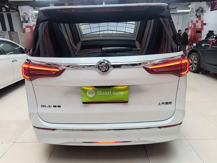 Фото 6 - Buick GL8 ES