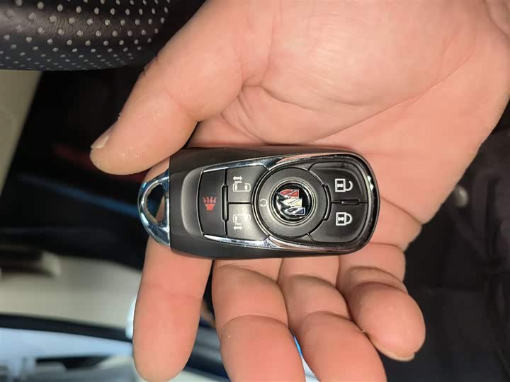 Фото 9 - Buick GL8 ES