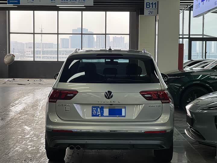 Фото 4 - Volkswagen Tiguan L Pro