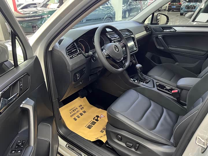 Фото 6 - Volkswagen Tiguan L Pro