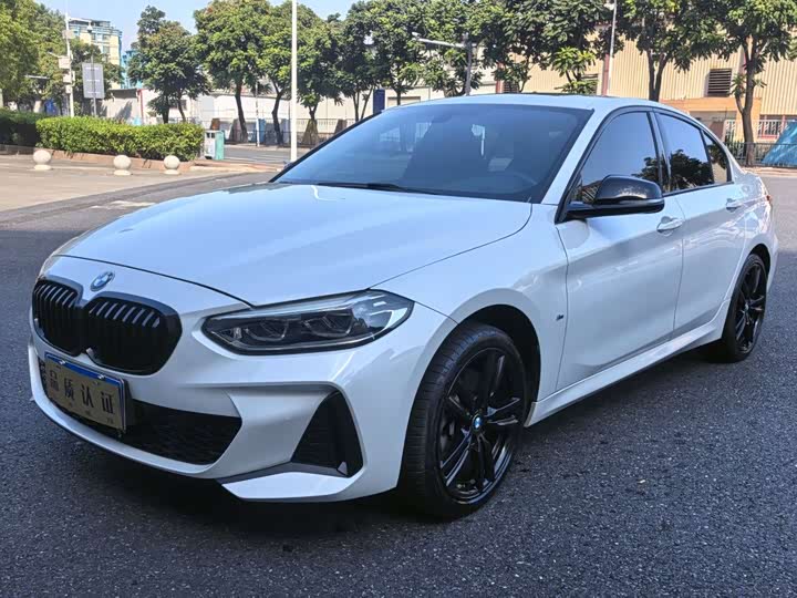 Фото 3 - BMW 1 Series