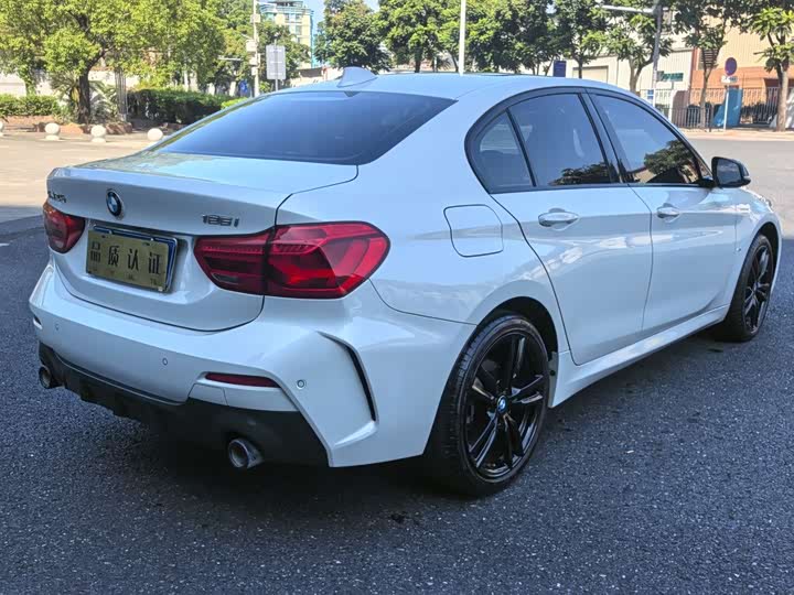 Фото 9 - BMW 1 Series