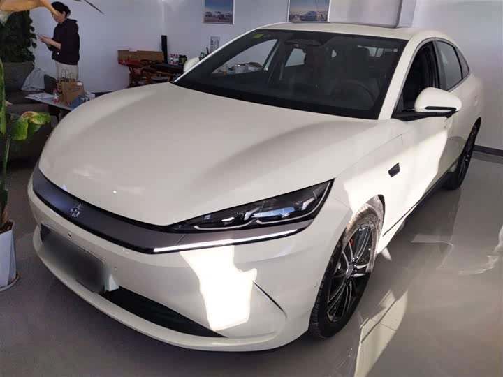 Фото 1 - BYD Qin L