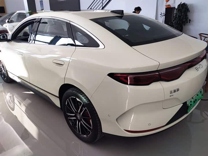 Фото 5 - BYD Qin L