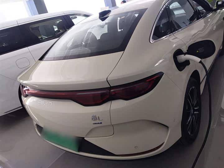 Фото 6 - BYD Qin L