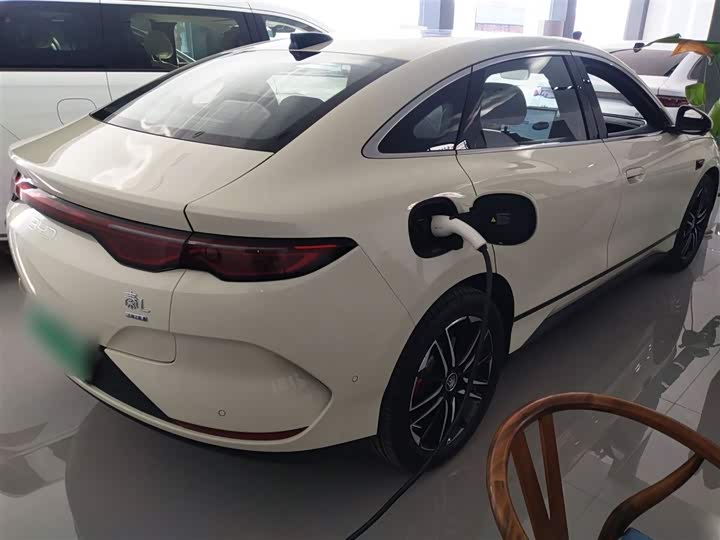 Фото 7 - BYD Qin L