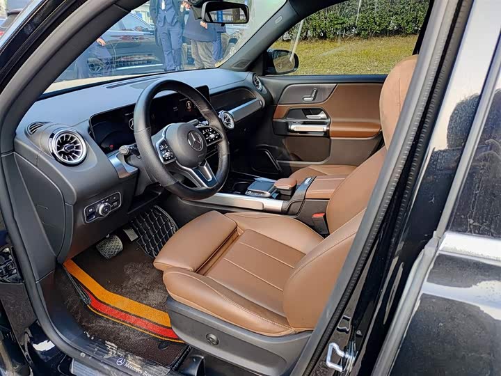 Фото 7 - Mercedes-Benz GLB-Class