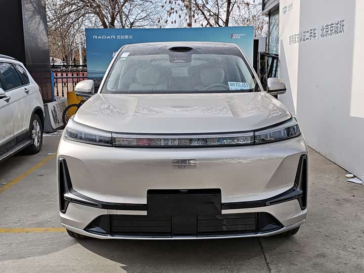 Фото 6 - Geely Galaxy M9