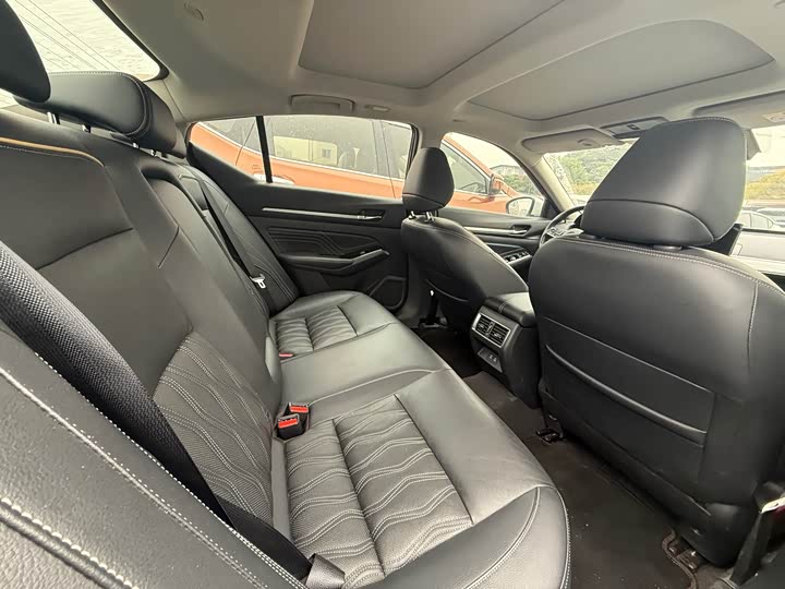 Фото 5 - Nissan Teana