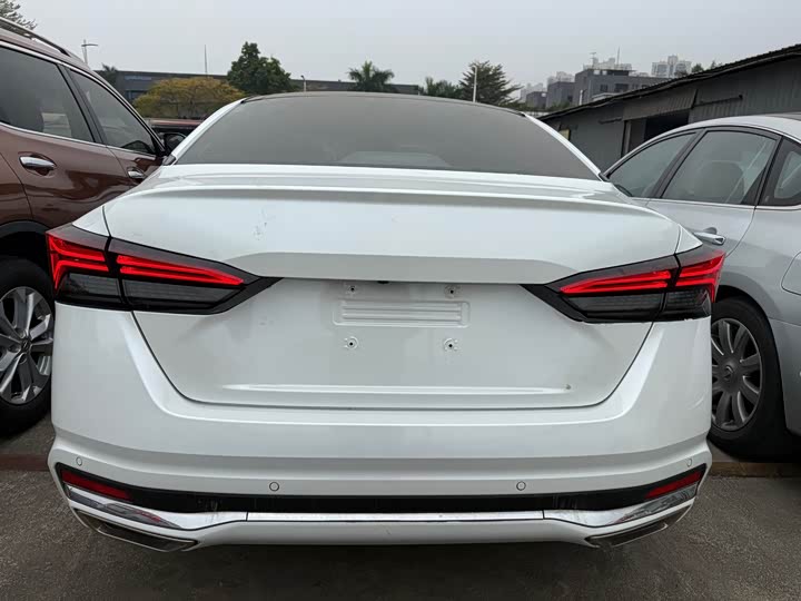 Фото 9 - Nissan Teana