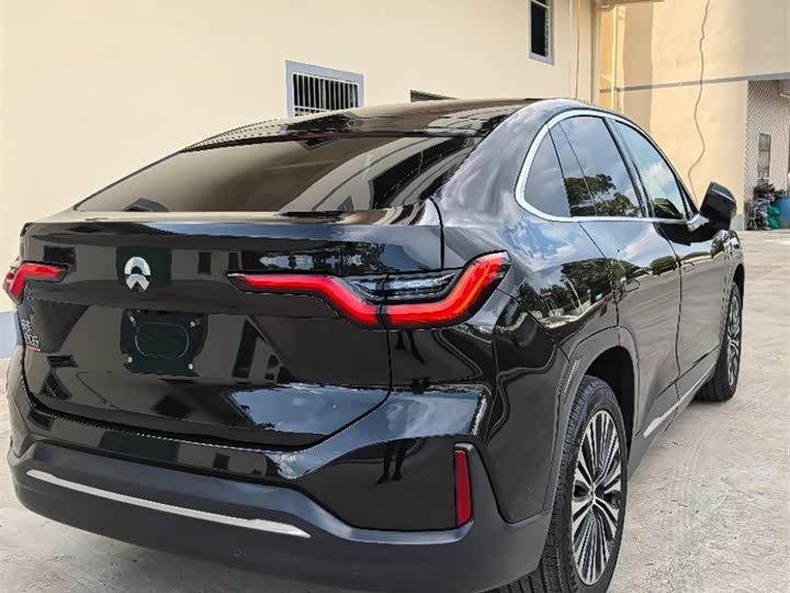 Фото 3 - Nio EC6