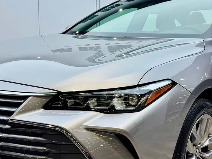 Фото 6 - Toyota Avalon