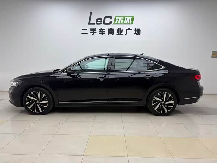 Фото 3 - Volkswagen Passat