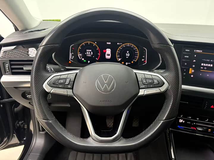 Фото 8 - Volkswagen Passat