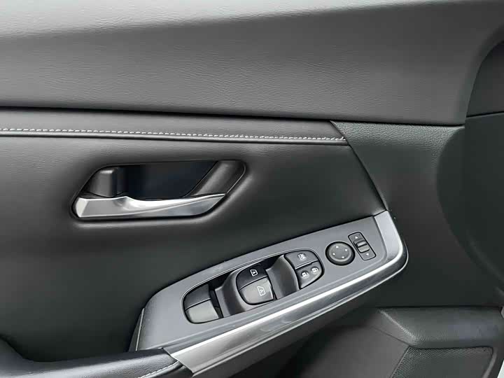 Фото 4 - Nissan Sylphy