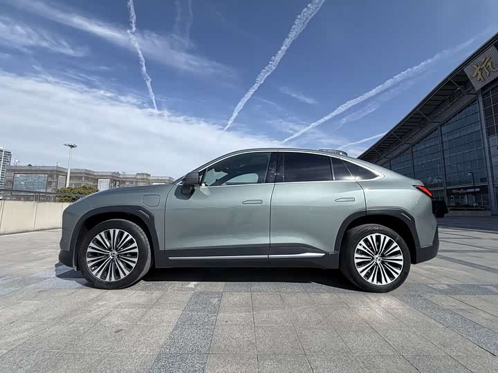 Фото 8 - Nio EC6