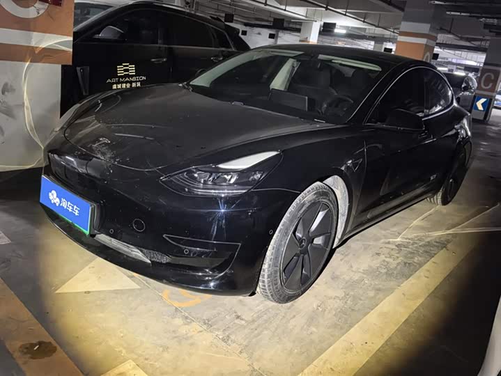 Фото 1 - Tesla Model 3