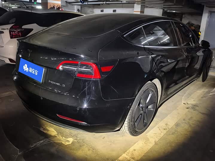 Фото 3 - Tesla Model 3