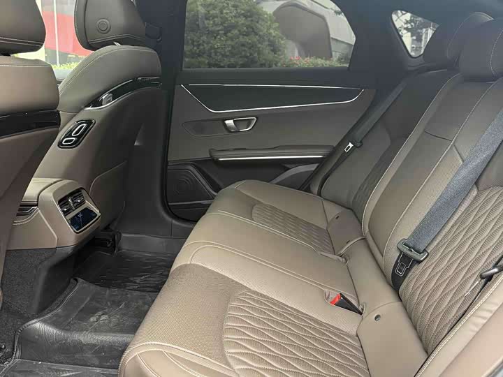 Фото 6 - BYD Han