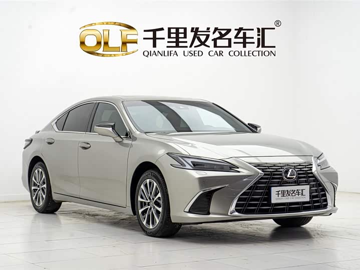 Фото 3 - Lexus ES