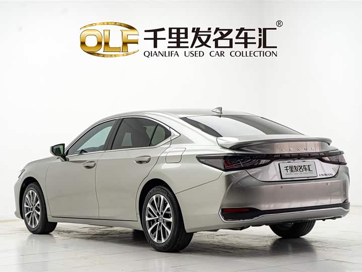 Фото 4 - Lexus ES
