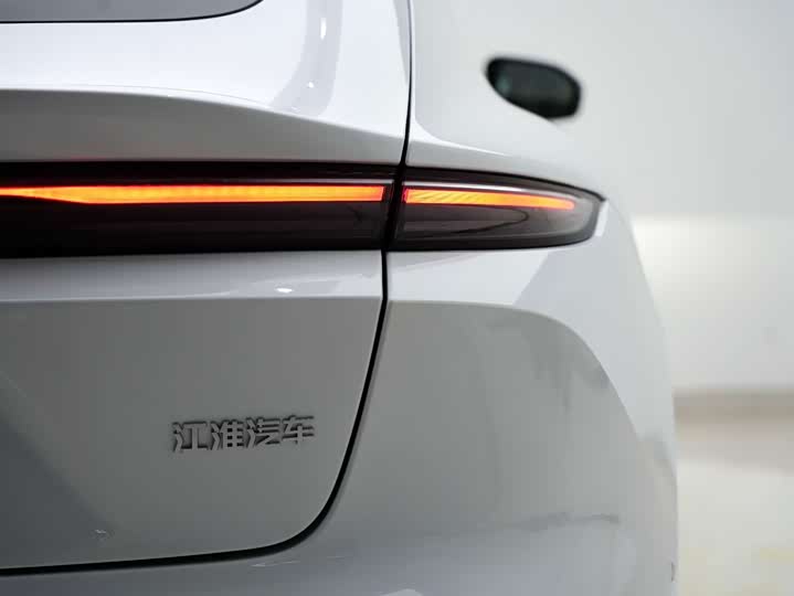 Фото 3 - Nio ET5