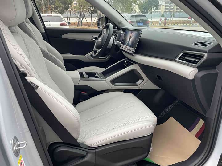 Фото 5 - BYD Yuan Up