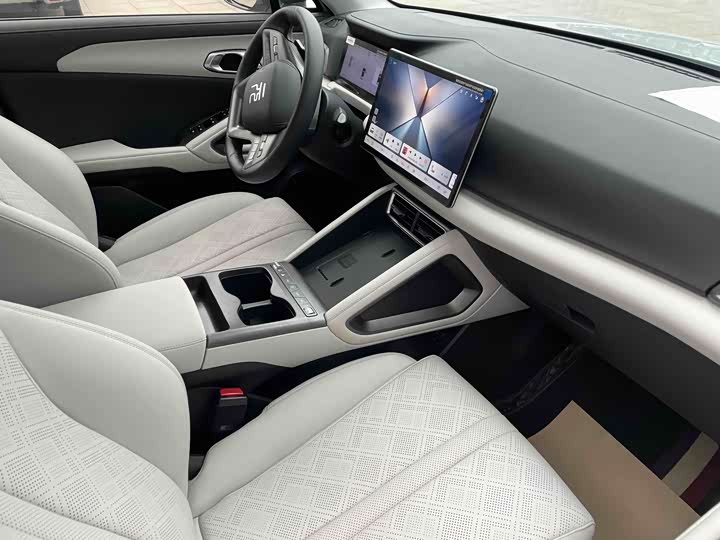 Фото 6 - BYD Yuan Up