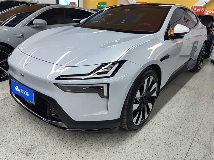 Фото 1 - Polestar 4