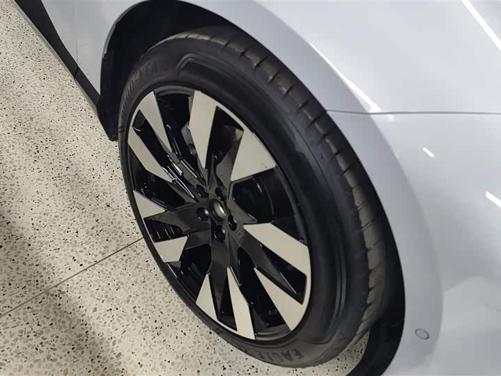 Фото 6 - Polestar 4