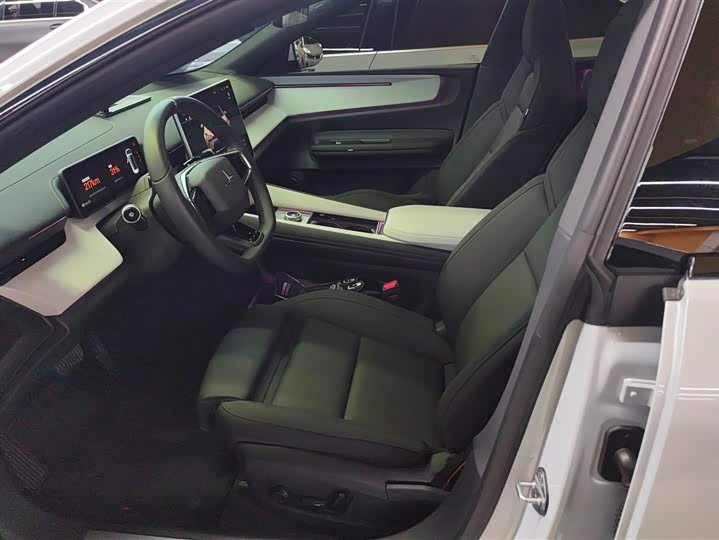 Фото 9 - Polestar 4