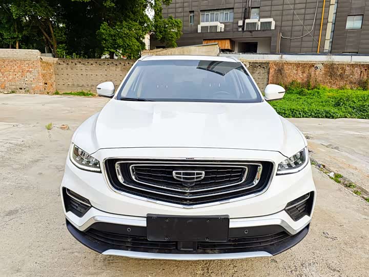 Фото 2 - Geely Atlas