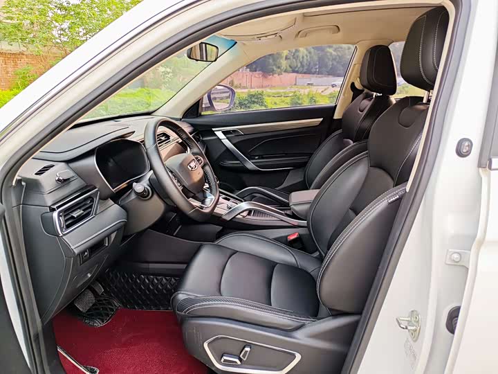 Фото 4 - Geely Atlas