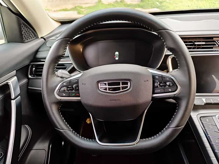 Фото 6 - Geely Atlas