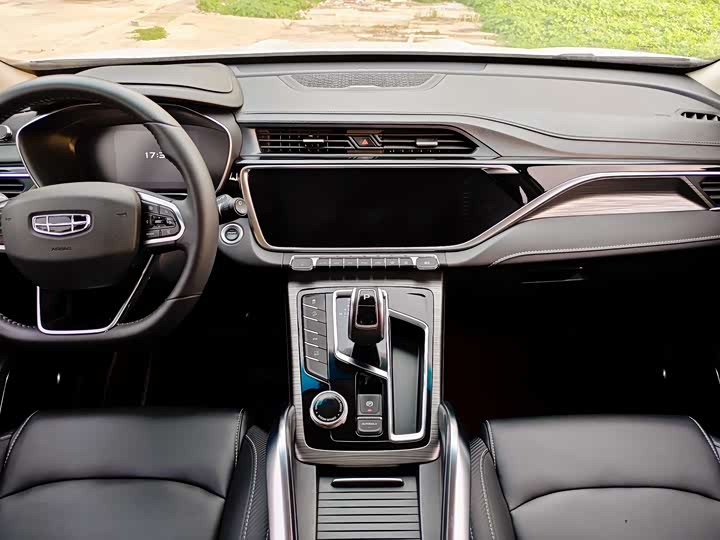 Фото 7 - Geely Atlas