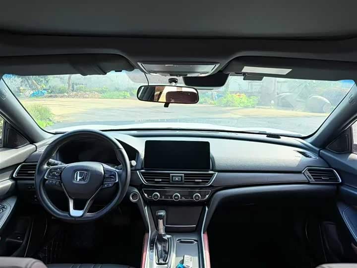 Фото 5 - Honda Inspire