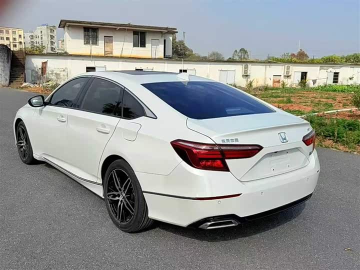 Фото 7 - Honda Inspire