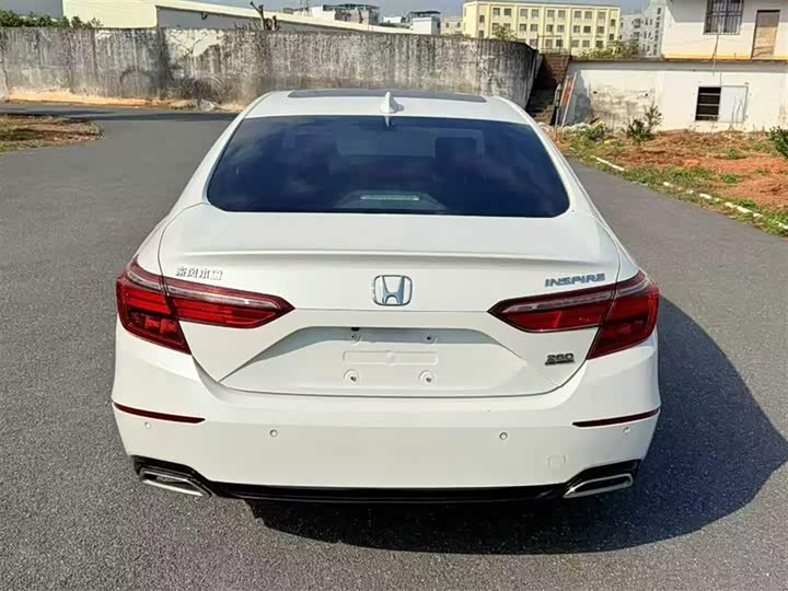 Фото 8 - Honda Inspire