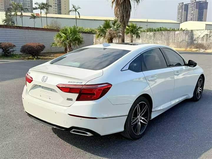 Фото 9 - Honda Inspire