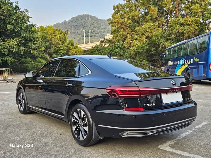 Фото 3 - Volkswagen Passat